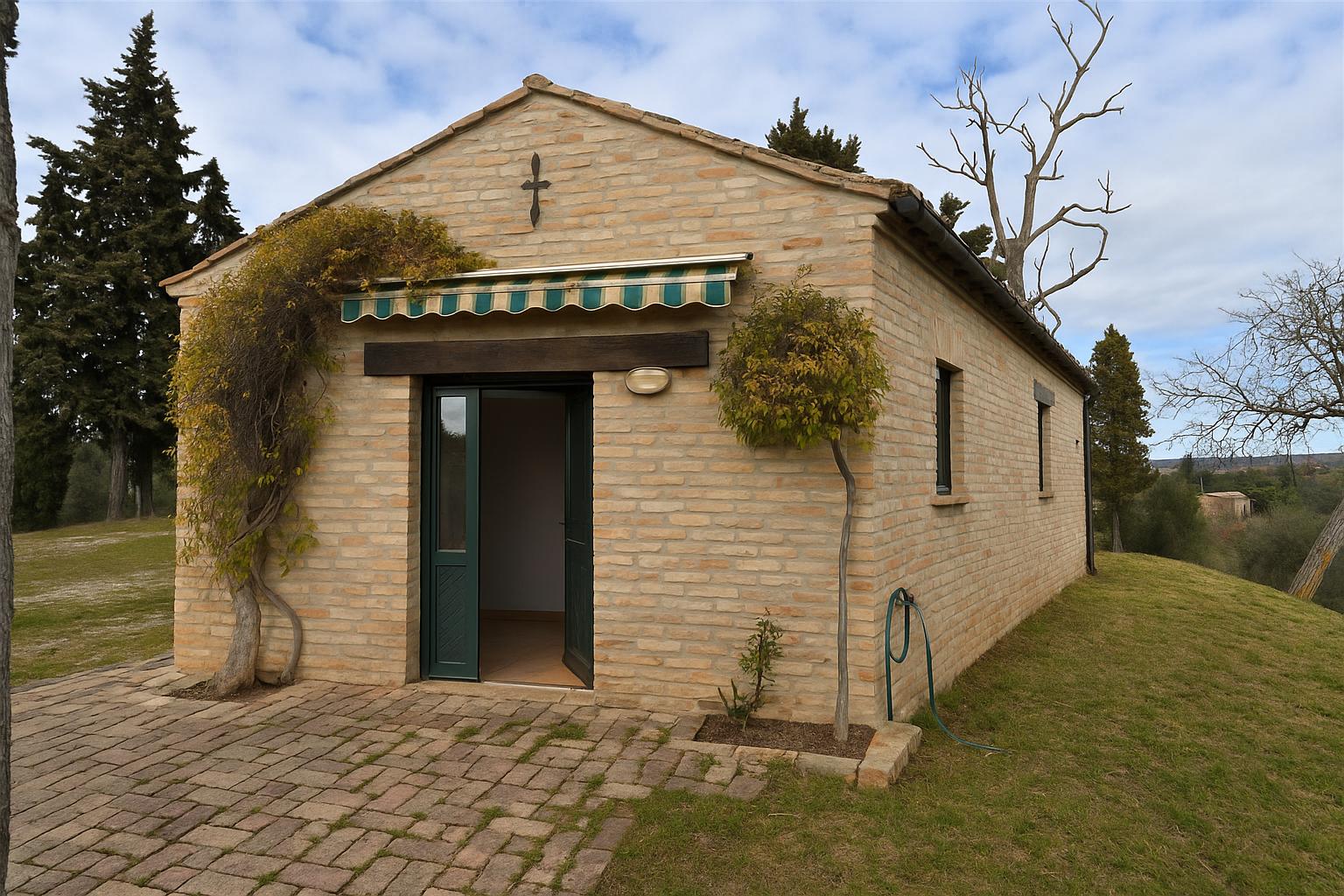 Secluded Hilltop House with Full Comfort